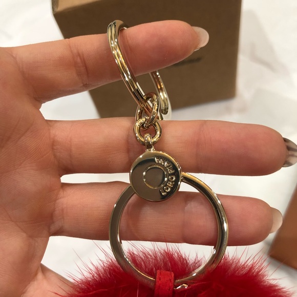 Nuevo llavero y charm de bolso LV avión | TikTok LORO PIANA MINK FUR INITIAL LETTER \